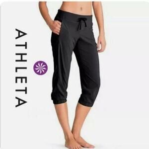 Athleta La Viva Capri Jogger Women's 14 Black Crop Pant Drawstring Zip Pockets